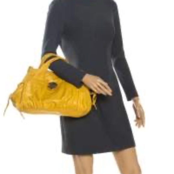 GUCCI Vintage Patent Crystal Hysteria Medium Handbag - Creamy Yellow w/ COA - Picture 12 of 13